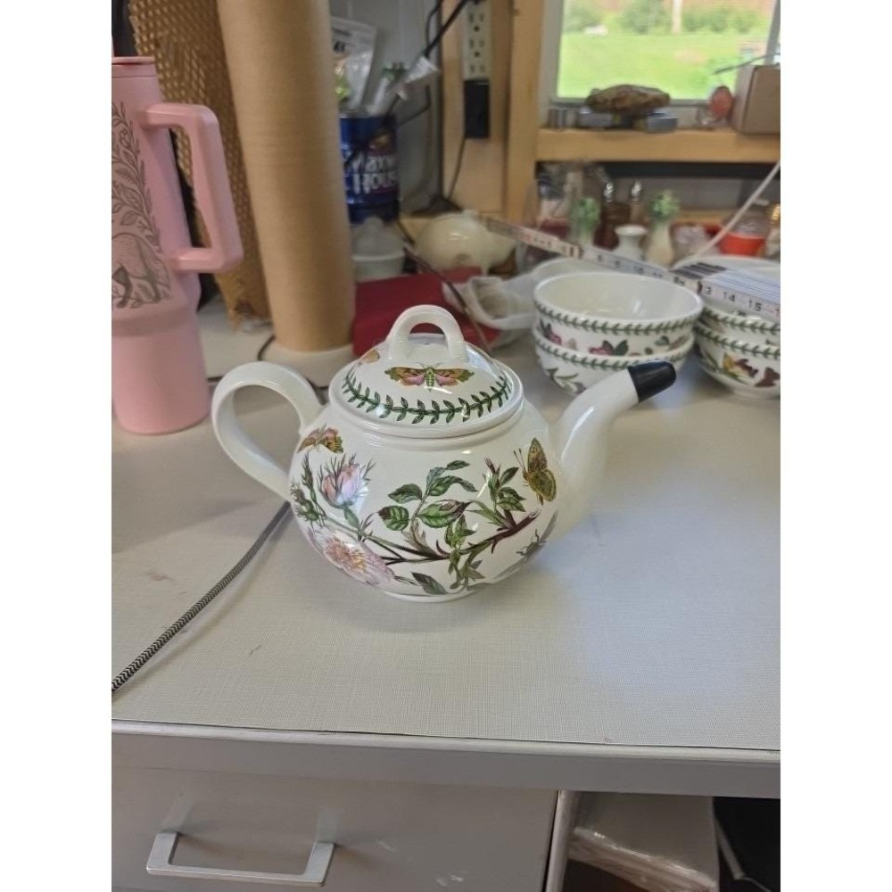 Portmeirion Botanic Garden Dog Rose Teapot & Lid Made in England - Excellent